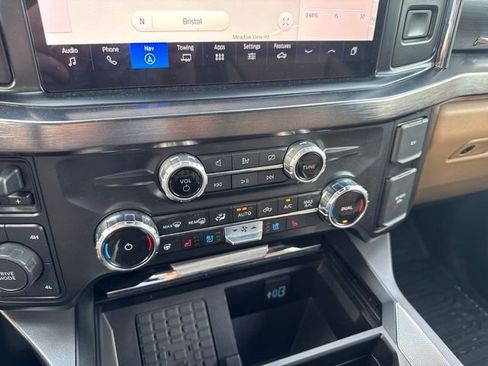 Used 2024 Ford F350 Lariat w/ Lariat Ultimate Package AWD/4WD image 19