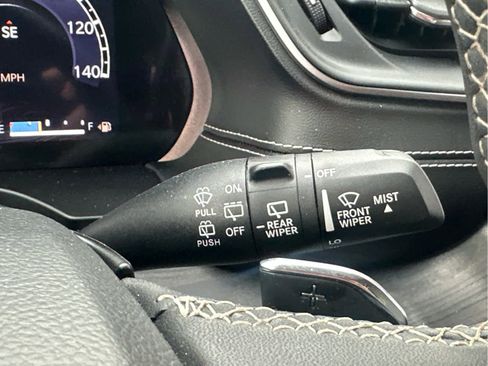 Used 2023 Jeep Grand Cherokee Limited image 30