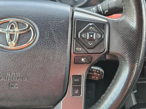 Used 2019 Toyota Tacoma TRD Off-Road AWD/4WD image 22