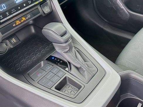 Certified 2025 Toyota RAV4 XLE AWD/4WD image 16