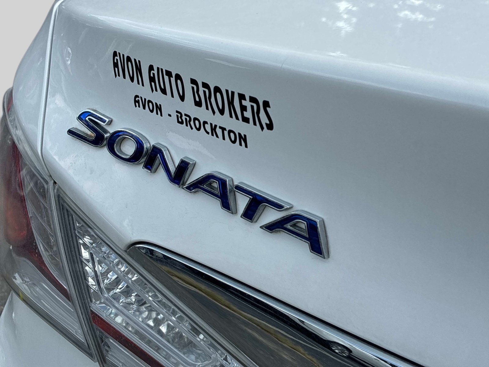 Used 2012 Hyundai Sonata Hybrid w/ Leather Pkg FWD image 12