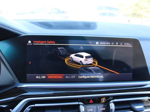 Used 2019 BMW X7 xDrive50i w/ M Sport Package image 26