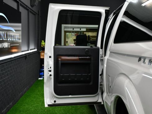 Used 2016 Ford F250 Platinum w/ FX4 Off-Road Package image 32