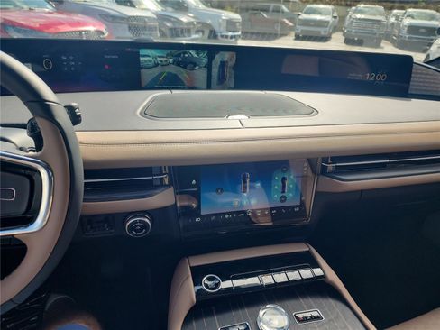 New 2025 Lincoln Navigator L Black Label image 39