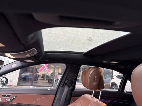Used 2019 Mercedes-Benz S 560 4MATIC Sedan image 12