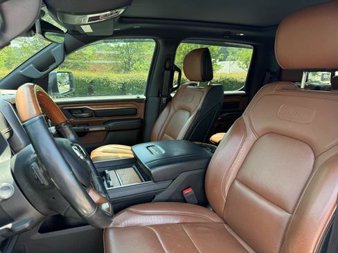 Used 2019 RAM 1500 Limited AWD/4WD image 16
