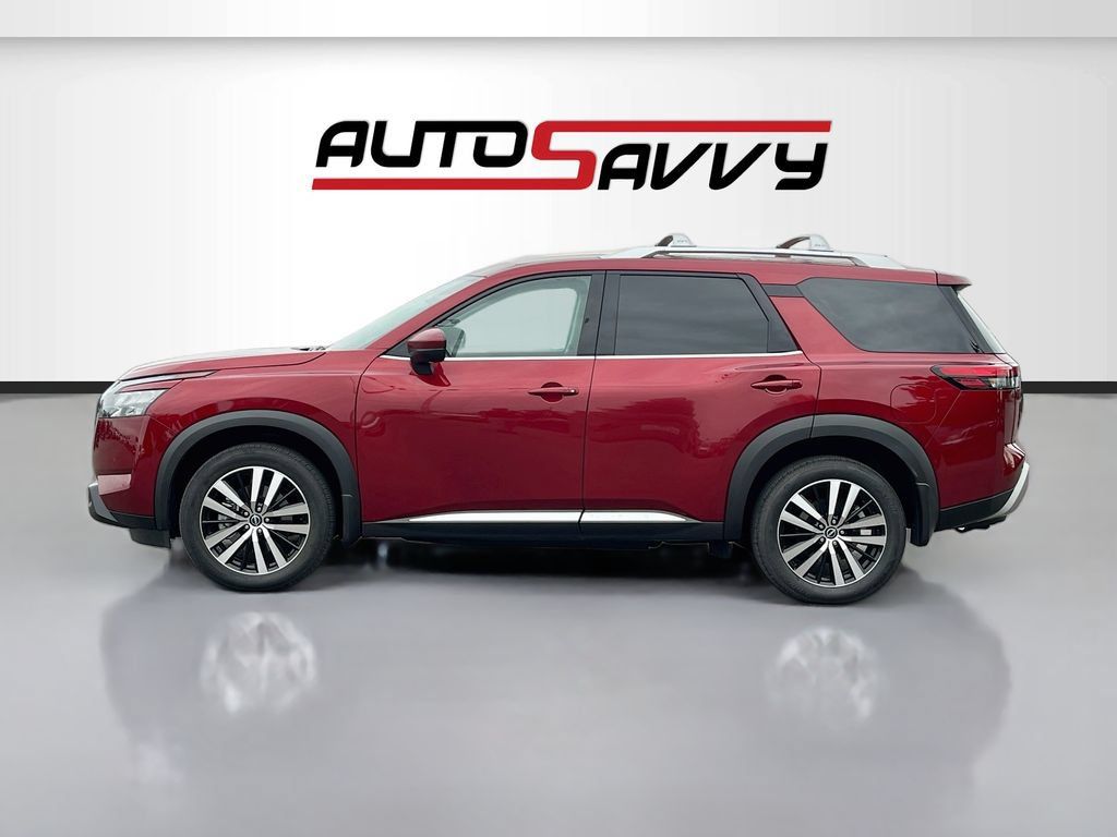 Used 2025 Nissan Pathfinder Platinum w/ Cargo Package AWD/4WD image 4