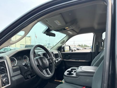 Used 2019 RAM 1500 Express AWD/4WD image 10