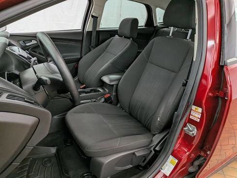 Used 2016 Ford Focus SE FWD image 11