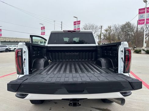 Used 2025 GMC Sierra 2500 AT4 image 17