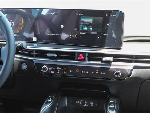 New 2025 Kia Sorento EX image 13
