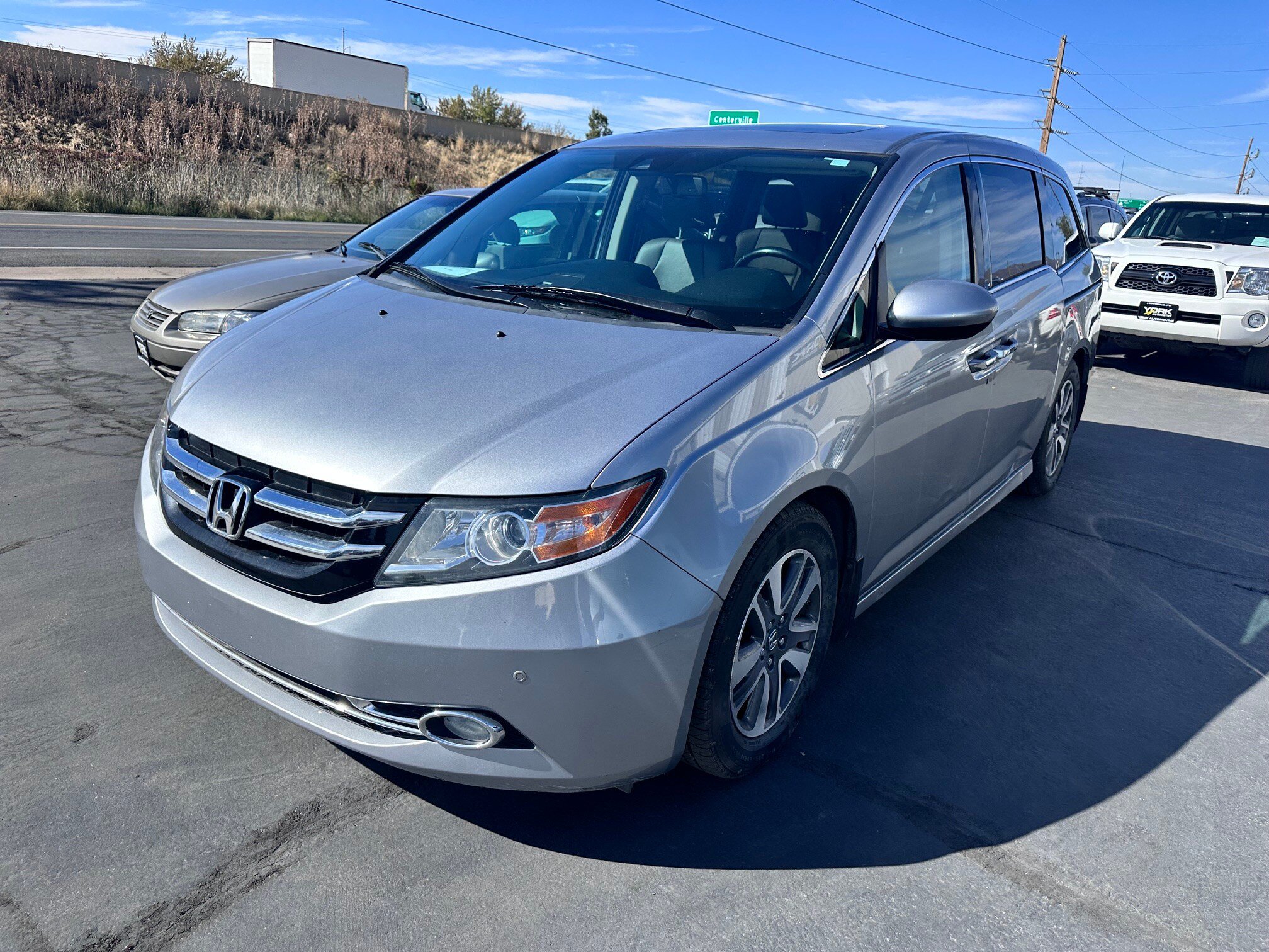 Used 2016 Honda Odyssey Touring image 2