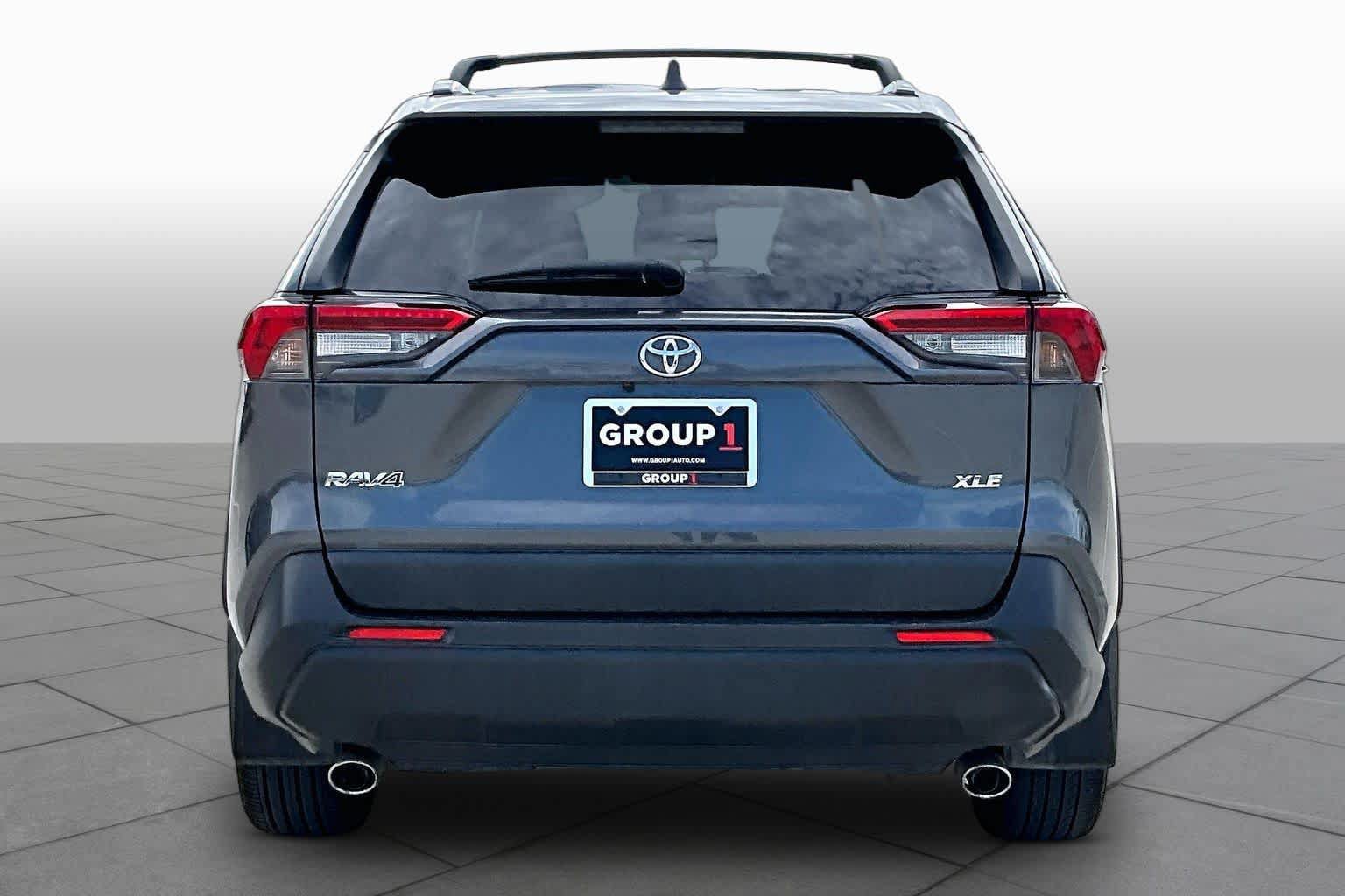 Used 2019 Toyota RAV4 XLE Premium FWD image 5
