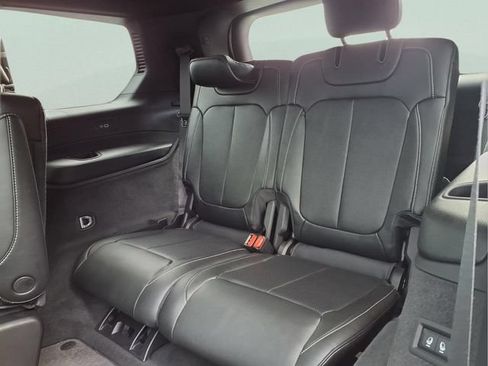 Used 2025 Jeep Grand Cherokee L Overland w/ Luxury Tech Group IV AWD/4WD image 18