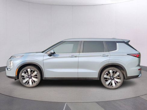 Used 2026 Mitsubishi Outlander SE AWD/4WD image 2