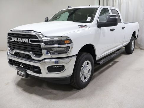 New 2026 RAM 2500 Tradesman AWD/4WD image 3