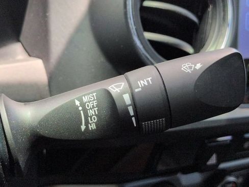 Used 2016 Toyota Tacoma TRD Sport w/ Premium & Technology Package AWD/4WD image 28