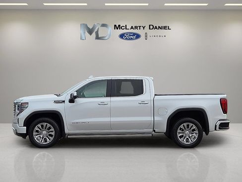 Used 2023 GMC Sierra 1500 Denali AWD/4WD image 3