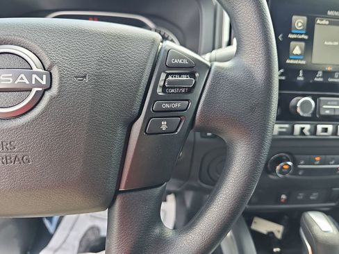 Used 2025 Nissan Frontier SV RWD image 22