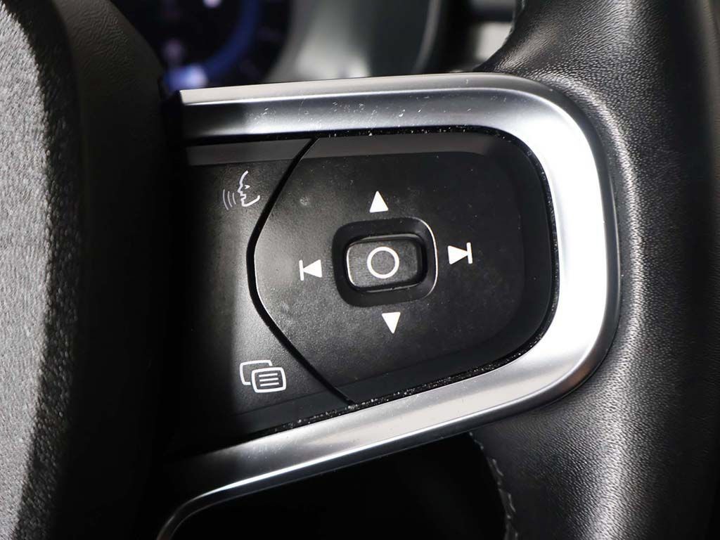 Used 2023 Volvo XC40 B5 Plus w/ Climate Package AWD/4WD image 39