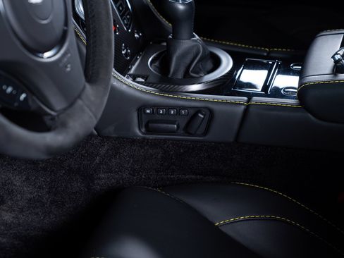 Used 2017 Aston Martin V12 Vantage S RWD image 19