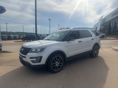 Used 2016 Ford Explorer Sport w/ Equipment Group 401A AWD/4WD image 7