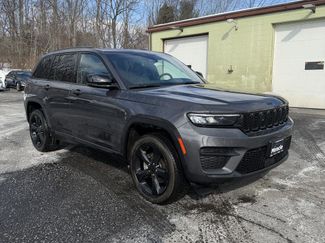 Used 2023 Jeep Grand Cherokee Altitude video 1