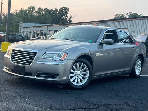 Used 2014 Chrysler 300 Uptown Edition RWD image 2