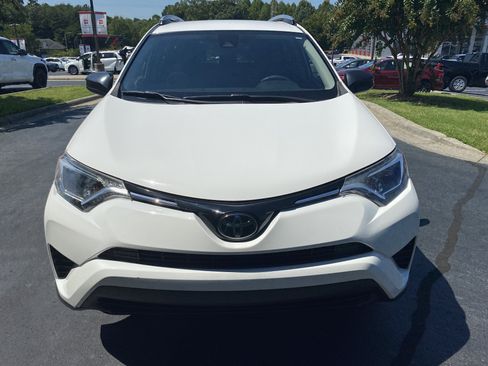 Used 2017 Toyota RAV4 LE FWD image 18