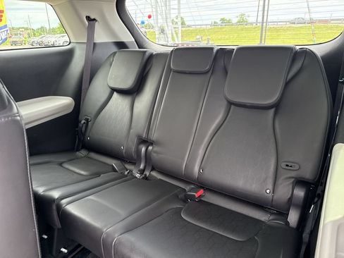 Used 2022 Kia Carnival LX FWD image 19