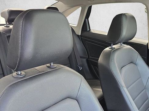 Used 2022 Volkswagen Jetta SE w/ Panoramic Sunroof Package FWD image 25
