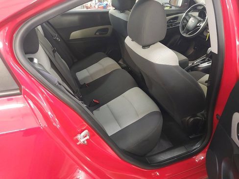 Used 2014 Chevrolet Cruze LS image 18