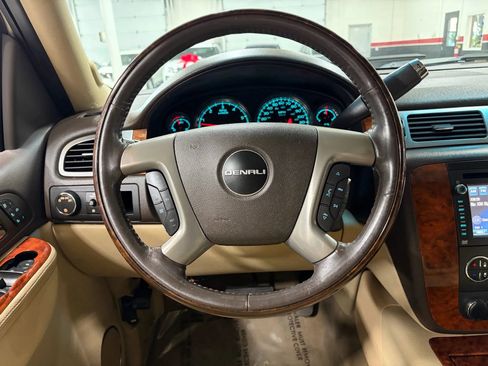 Used 2012 GMC Yukon XL Denali image 37