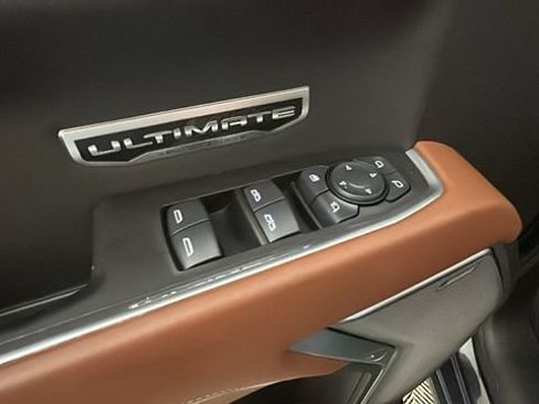 Used 2025 GMC Sierra 1500 Denali Ultimate AWD/4WD image 12