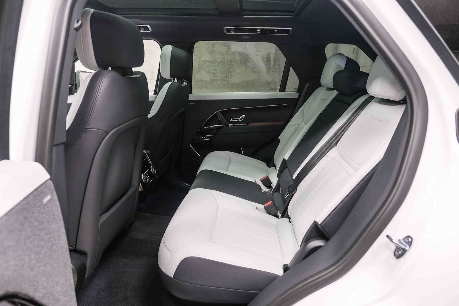 Used 2023 Land Rover Range Rover Sport SE Dynamic AWD/4WD image 18