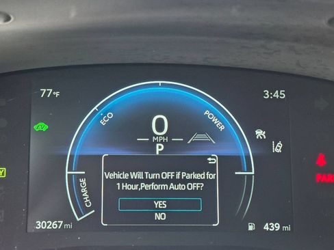 Used 2025 Toyota Camry SE FWD image 13