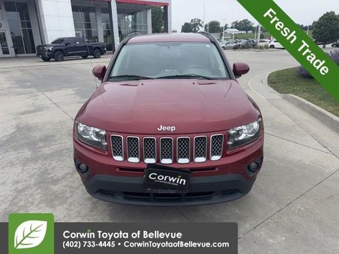 Used 2015 Jeep Compass Latitude AWD/4WD image 3