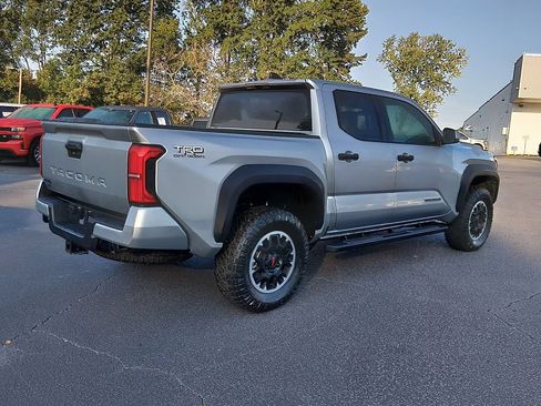 Used 2026 Toyota Tacoma TRD Off-Road AWD/4WD image 4