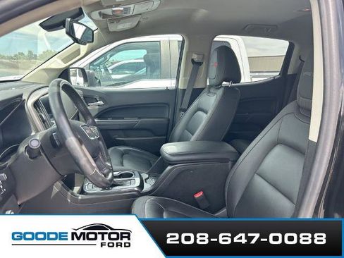 Used 2022 GMC Canyon AT4 w/ Trailering Package AWD/4WD image 4