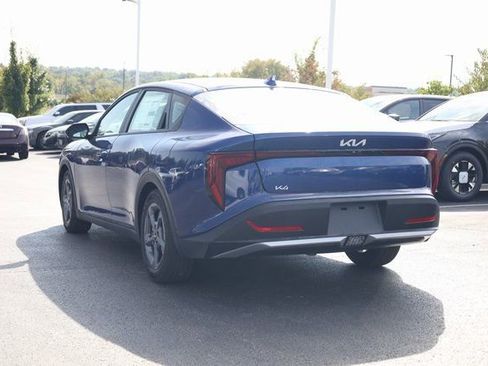 New 2025 Kia K4 LXS FWD image 7