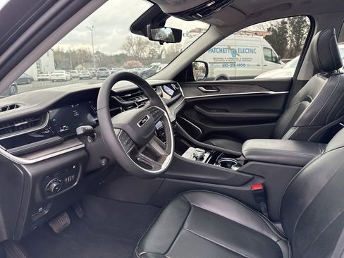 Used 2023 Jeep Grand Cherokee 30th Anniversary image 7