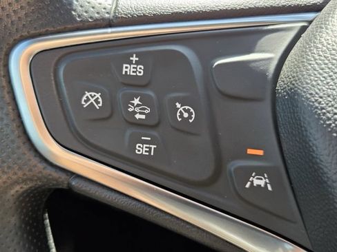 Used 2024 Chevrolet Equinox LS FWD image 23