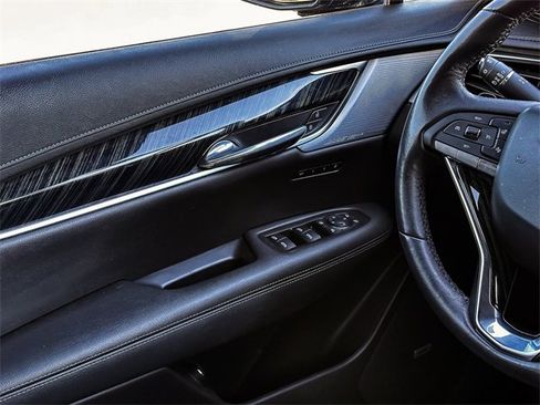 Used 2023 Cadillac XT6 Premium Luxury w/ Technology Package image 28