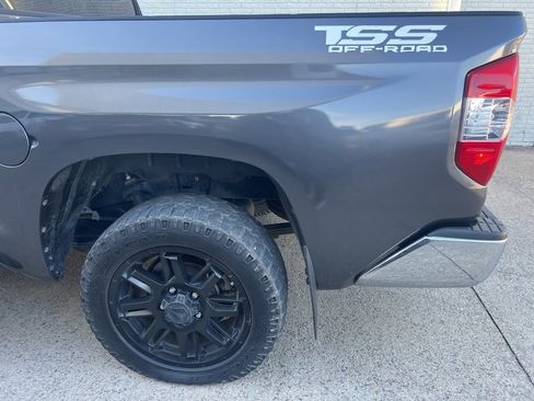 Used 2021 Toyota Tundra SR5 w/ SR5 Leather Package image 8