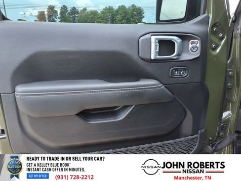 Used 2023 Jeep Wrangler Unlimited Sahara image 27