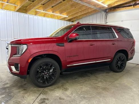 Used 2023 GMC Yukon SLT w/ SLT Premium Package AWD/4WD image 4