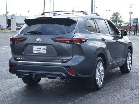 Used 2025 Toyota Highlander Limited AWD/4WD image 21