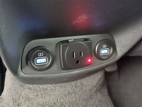 Certified 2023 Hyundai Santa Fe Limited image 17