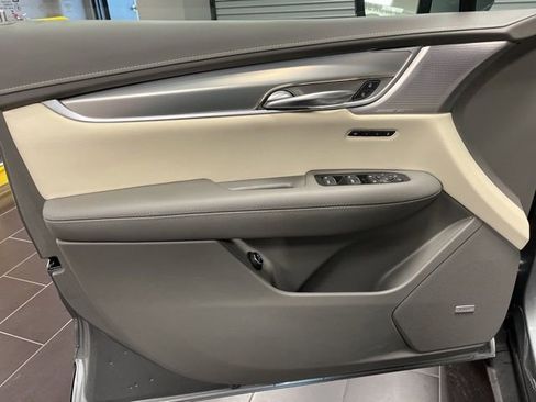 Certified 2023 Cadillac XT5 Premium Luxury image 9