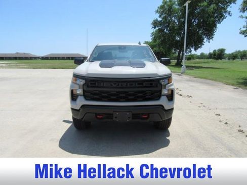 New 2026 Chevrolet Silverado 1500 Custom Trail Boss w/ LPO, Dark Essentials Package AWD/4WD image 2